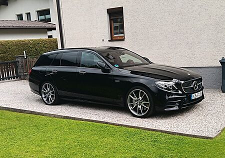 Mercedes-Benz E 53 AMG Mercedes-AMG E 53 4MATIC+ T Autom. ...