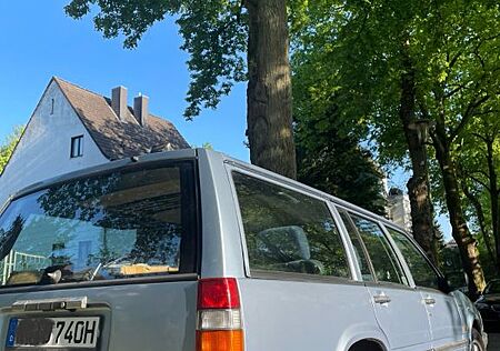 Volvo 745 Ride & Surf