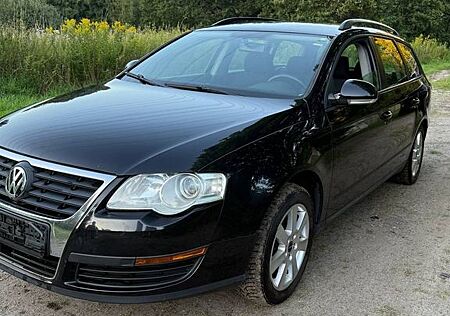 VW Passat Volkswagen 1.6 FSI Tiptronic Trendline Variant T...