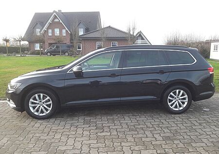 VW Passat Variant Volkswagen 2,0 TDi DSG+Navi+Massage+Kamera++