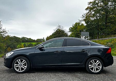 Volvo S60 Abstandstempomat TUF 8/27; AHK; Winterreifen