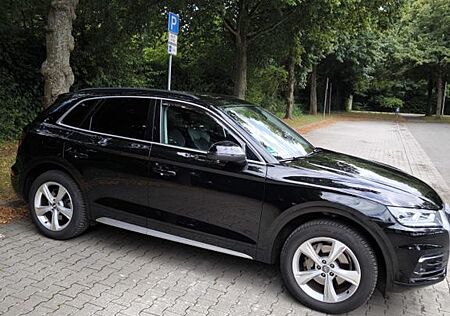 Audi Q5 2.0 TFSI S tronic quattro -