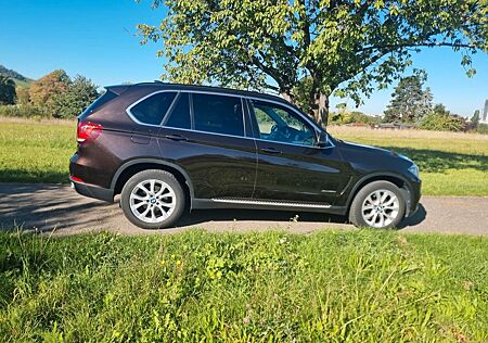 BMW X5 xDrive30d -F15 *LEDER*KAMERA*SOFT*PANO*AHK