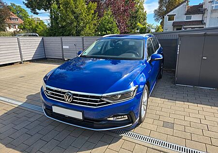 VW Passat Variant Volkswagen Passat 1.5 TSI Elegance R-Line IQ-LED