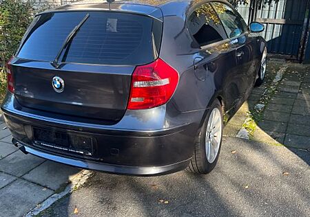 BMW 118d -Sport, Allwetterreifen, Leder, Sitzheizung