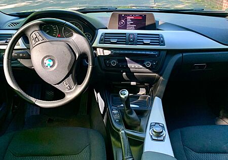 BMW 318d Touring -
