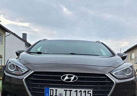 Hyundai i40 1.7 CRDi 104kW blue Premium DCT Premium