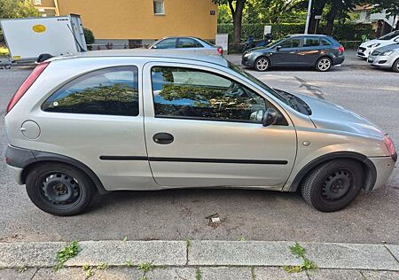 Opel Corsa 1.2 -