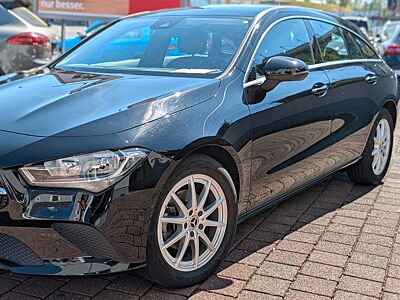 Mercedes-Benz CLA 180 Navi,Teilleder,wenigKilometer