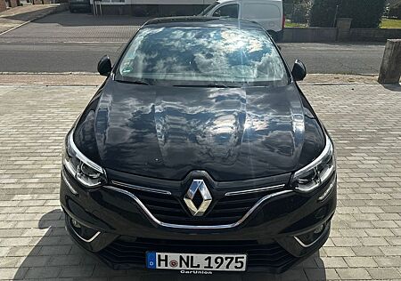 Renault Megane TCe 140 Limited