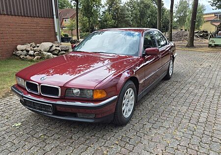 BMW 740i