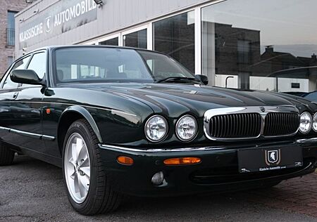 Jaguar XJ8 3.2 V8 Sport/Orig. km/Sehr schöner Zustand