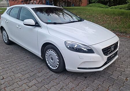 Volvo V40 D3 Momentum Navigation SHZ, Xenon, uvm!