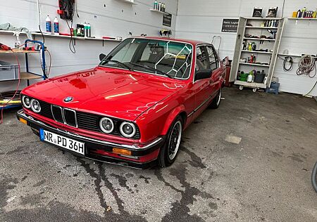 BMW 316 E30