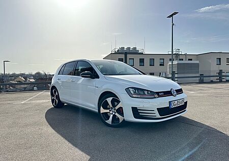 VW Golf Volkswagen 2.0 TSI BMT GTI GTI