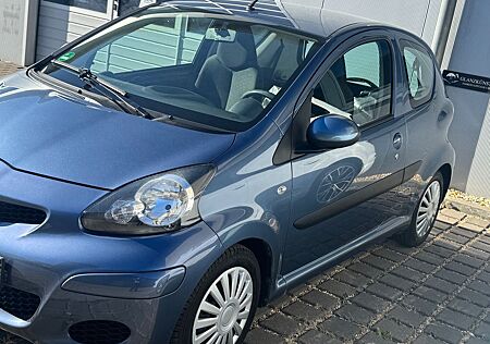Toyota Aygo (X) Aygo (X) 1,0 - T TÜV neue neue