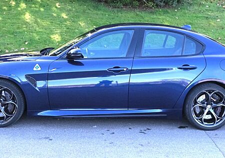 Alfa Romeo Giulia gebraucht kaufen Alfa Romeo Giulia 2.9 V6 Bi-Turbo 375 kW AT8 Quadrifogl...