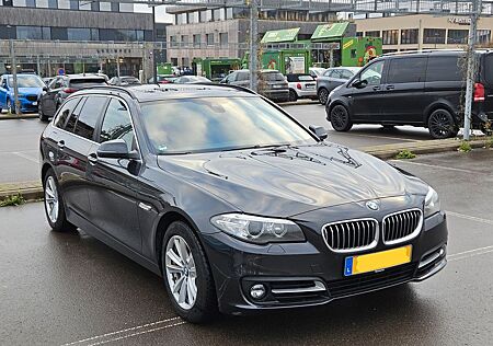 BMW 530d Touring A Luxury Line