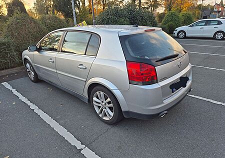 Opel Signum 2.2 Direct -