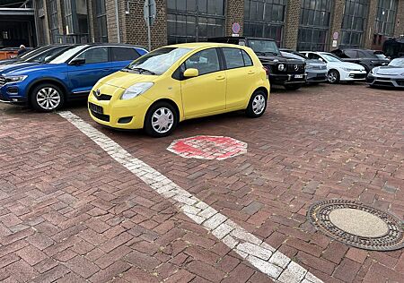 Toyota Yaris 1,3 L 6-Gang Auto Albers
