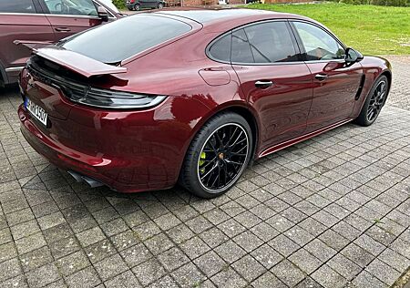 Porsche Panamera Turbo S E-Hybrid Turbo S / Mass.,Burm