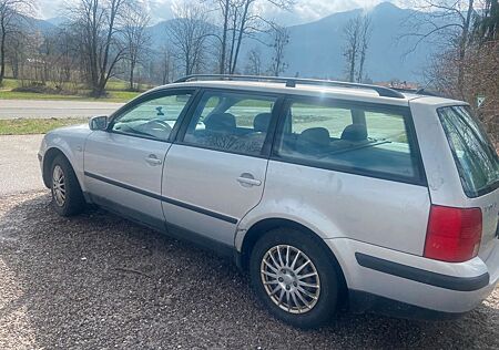 VW Passat Volkswagen 1.8 Benzin Basis