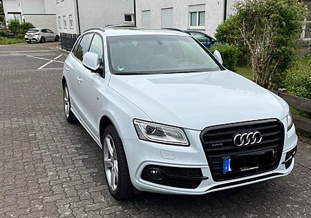 Audi Q5 2.0 TDI quattro S-Line Xenon