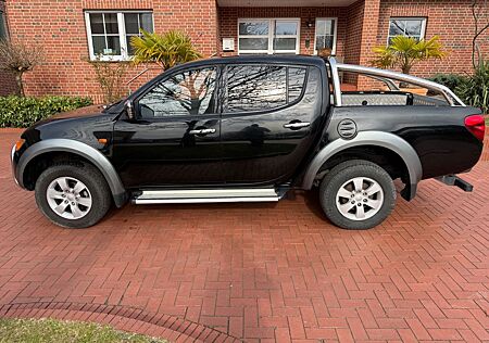 Mitsubishi L200 Intense Doppelkabine 4WD AHK Klimaa. SHZ