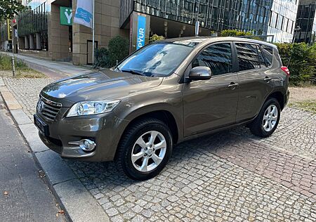 Toyota RAV 4 gebraucht kaufen Toyota RAV 4 RAV4 Life 4x4 82000 Tkm 2 Hand