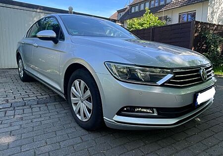 VW Passat Volkswagen 1.4 TSI BMT Trendline Trendline