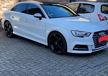 Audi S3 TFSI S tronic quattro Sportback -