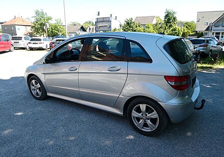 Mercedes-Benz B 200 Turbo 2.Hd.,Leder,Navi,Xenon,Pano,Sitzhzg