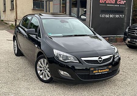 Opel Astra J Lim. 5-trg. Innovation *Xenon*Schiedach
