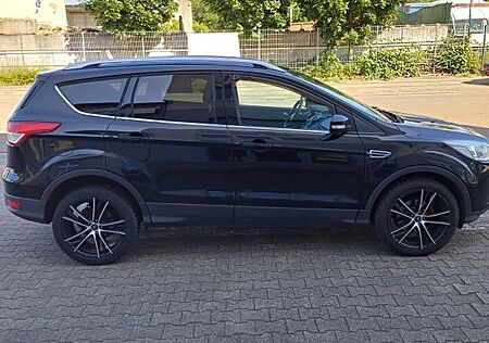 Ford Kuga 1,6 EcoBoost 2x4 110kW Titanium Titanium