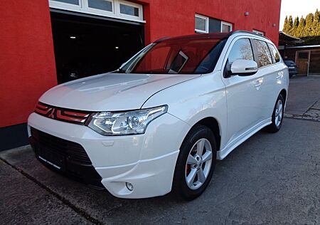 Mitsubishi Outlander 2.2 DI-D 4WD AUT. NAVI XENON 7-SITZER