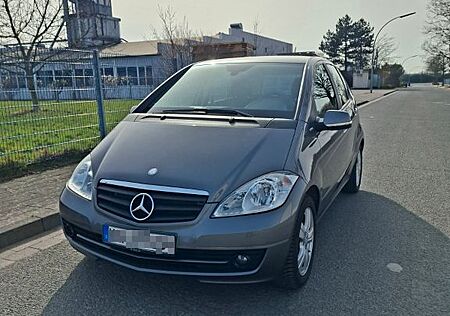 Mercedes-Benz A 160 BlueEFFICIENCY - TÜV Neu