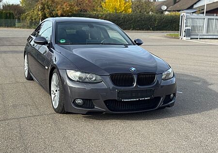 BMW 325i 3 Coupe /M-Paket/NAVI/Alcantara/Scheckheft