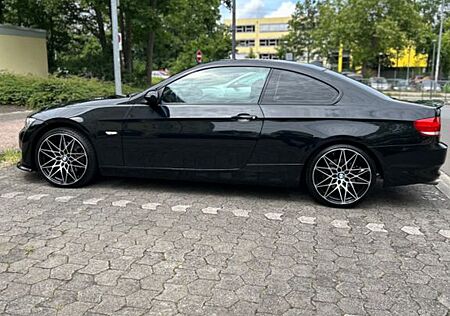 BMW 325i Coupé - e92 Sport Paket