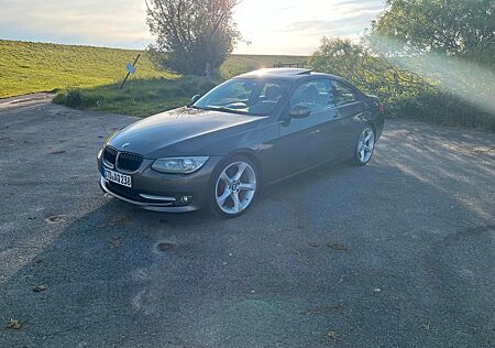 BMW 320i Coupé - E92
