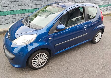 Peugeot 107 Filou aus 1.Hand HU 06.26