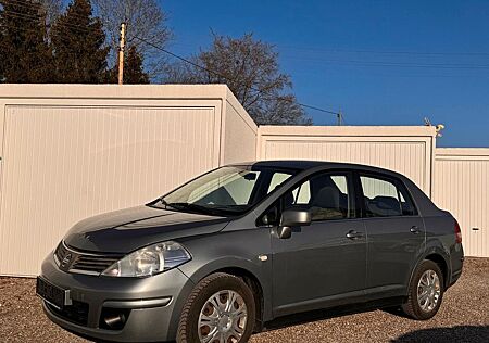 Nissan Tiida 5Türer Anhängerkupplung Klimaauto. TÜV neu