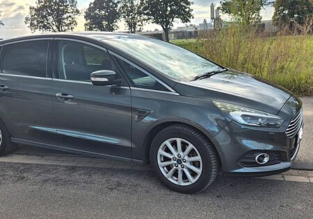 Ford S-Max Titanium,4x4,Pano, Kamera,eAHK,SONY