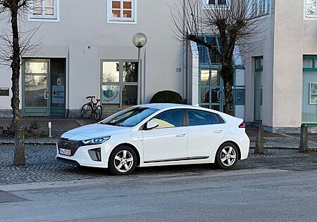 Hyundai Ioniq 1.6l GDi PLUG-IN HYBRID Style Style