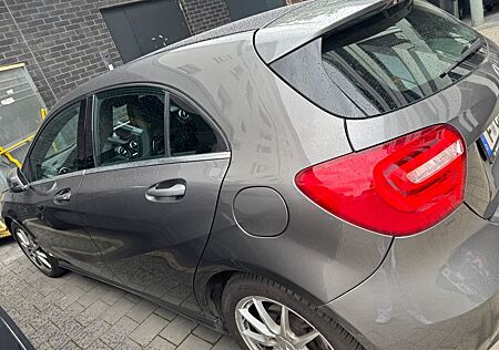 Mercedes-Benz A 180 -