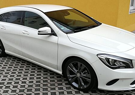 Mercedes-Benz CLA 220 Shooting Brake CLA 220 d DCT Urban S...
