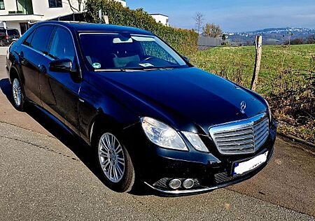 Mercedes-Benz E 220 E220CDI W212 8-fach bereift + Dachbox + Grundträ