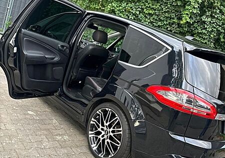 Ford S-Max 2,2 TDCi 147kW DPF Titanium Autom. Tit...