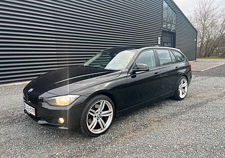 BMW 330d xDrive Touring Aut. *Leather*