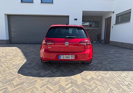 VW Golf Volkswagen 2.0 TSI DSG BMT GTI GTI
