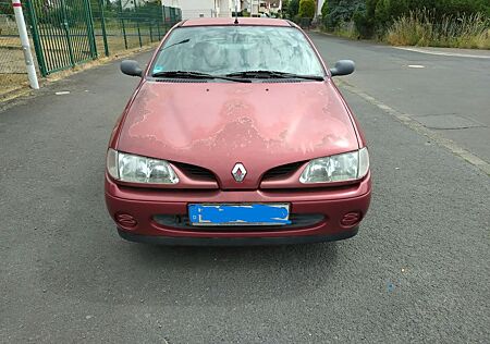 Renault Megane Coach 1.6e -